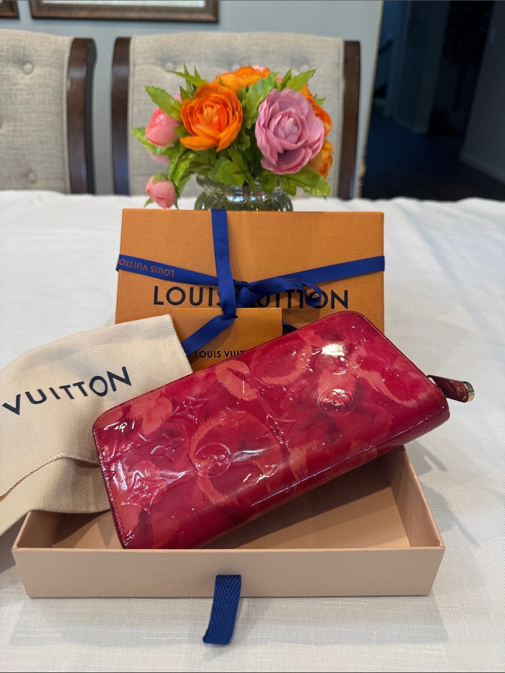 Authentic Limited Edition Louis Vuitton Patent Vernis Ikat Zippy Wallet